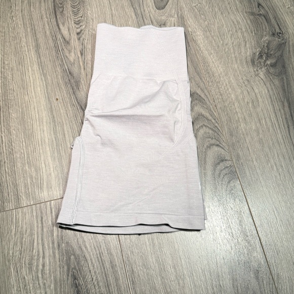 Oner Active High-Waisted Light Gray Shorts - Picture 3 of 3